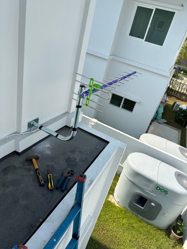 รับติดตั้งจานดาวเทียมบางเสาธง